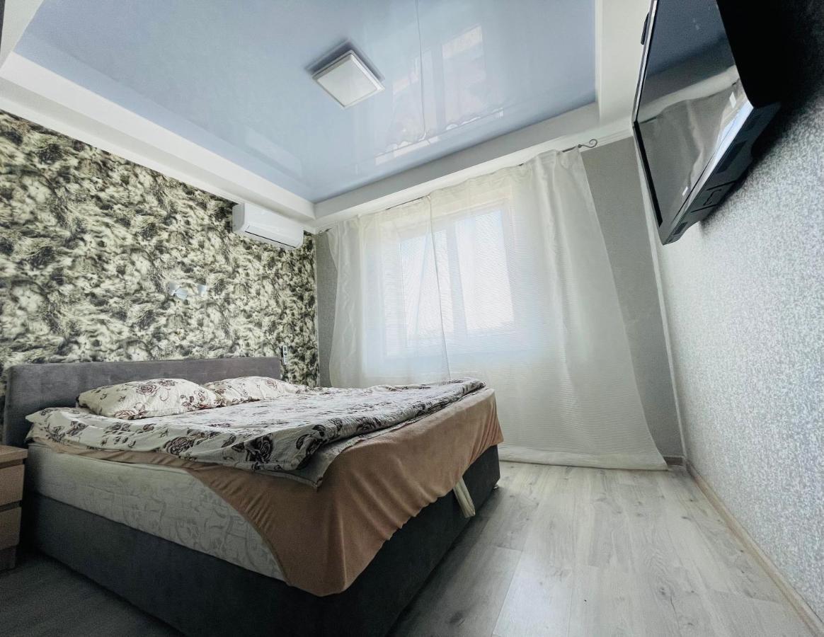 Квартира Напротив Дрим-Тауна Kiew Exterior foto