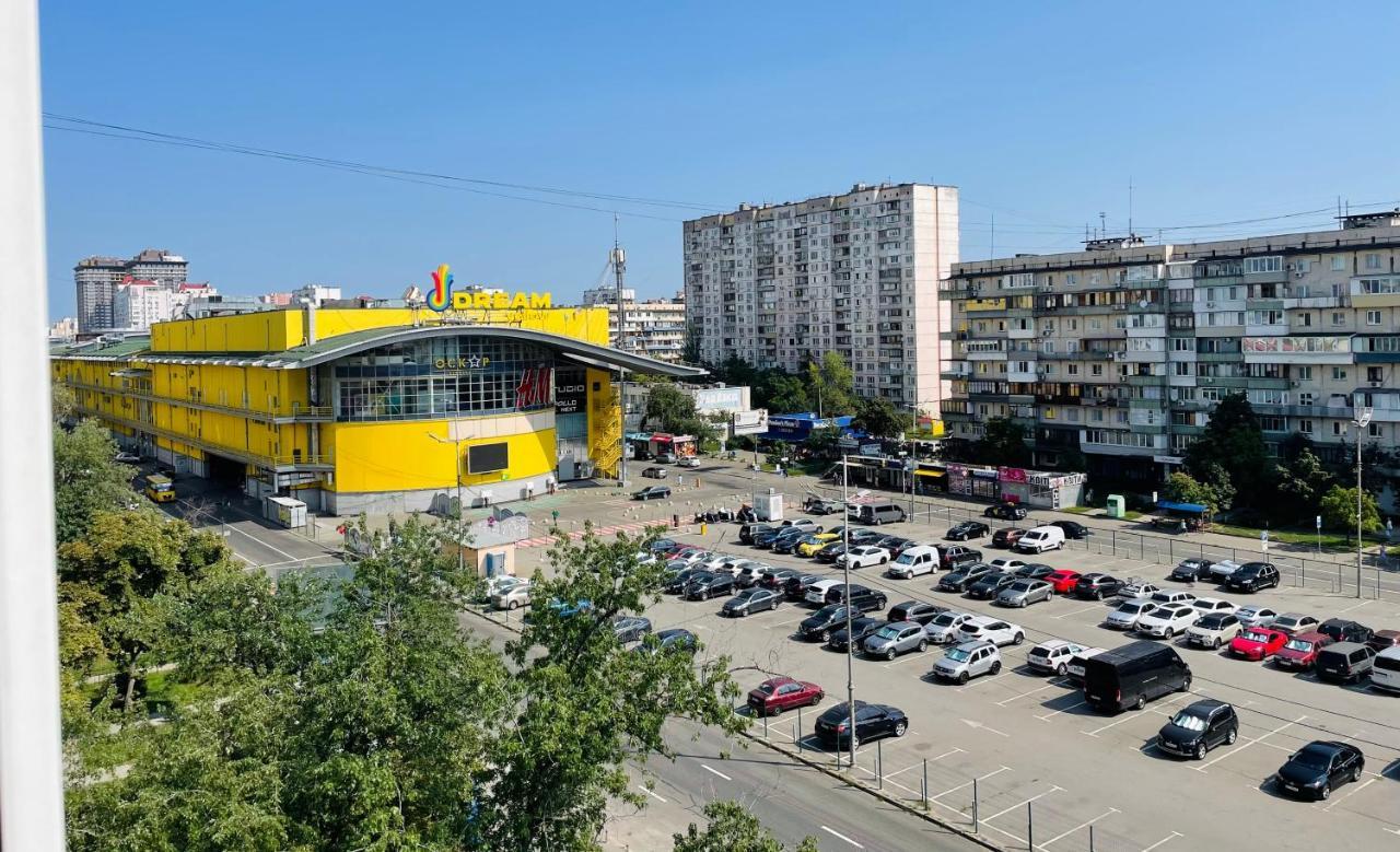 Квартира Напротив Дрим-Тауна Kiew Exterior foto